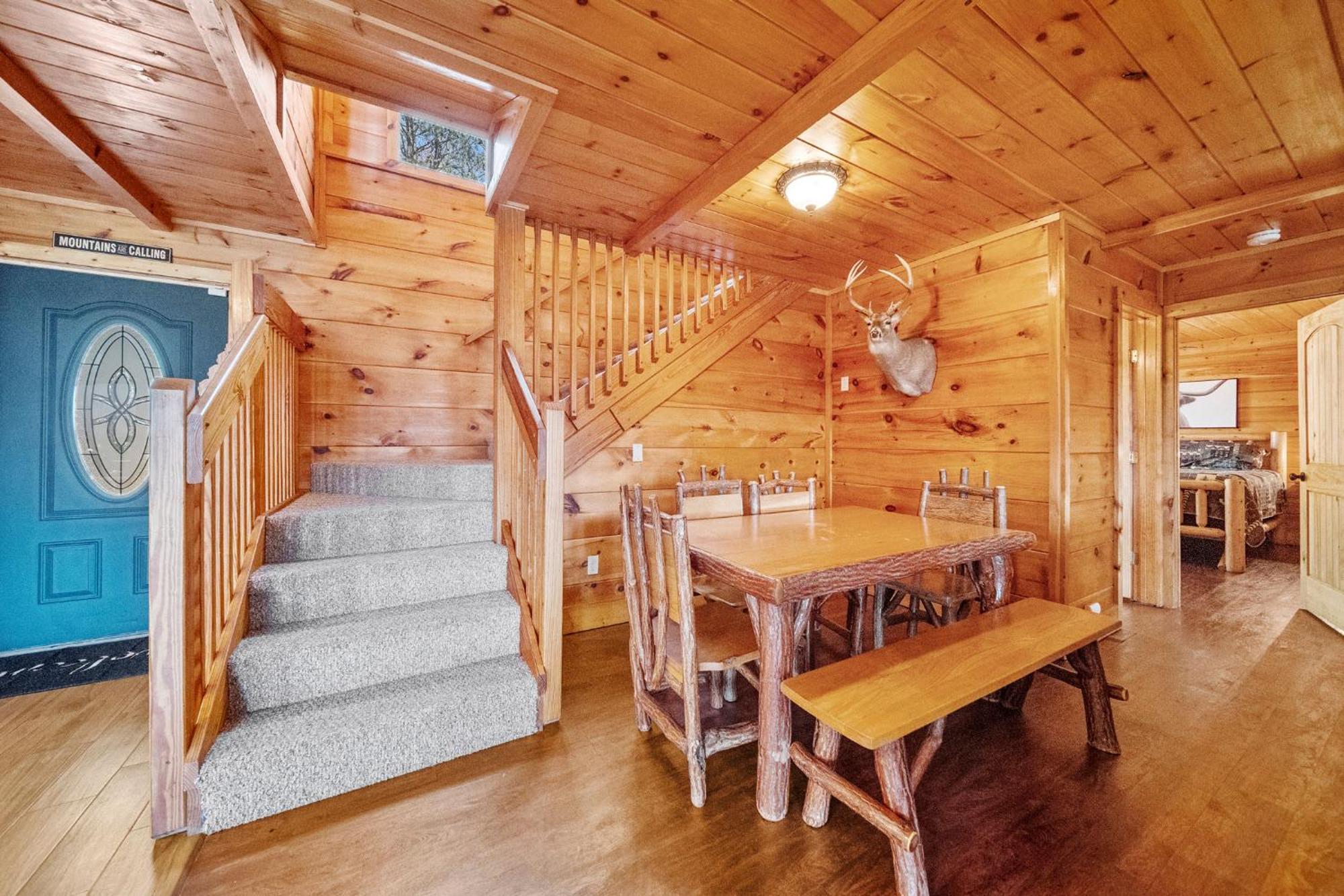 Stairway To Heaven Cabin By Staycating Gatlinburg Exterior photo