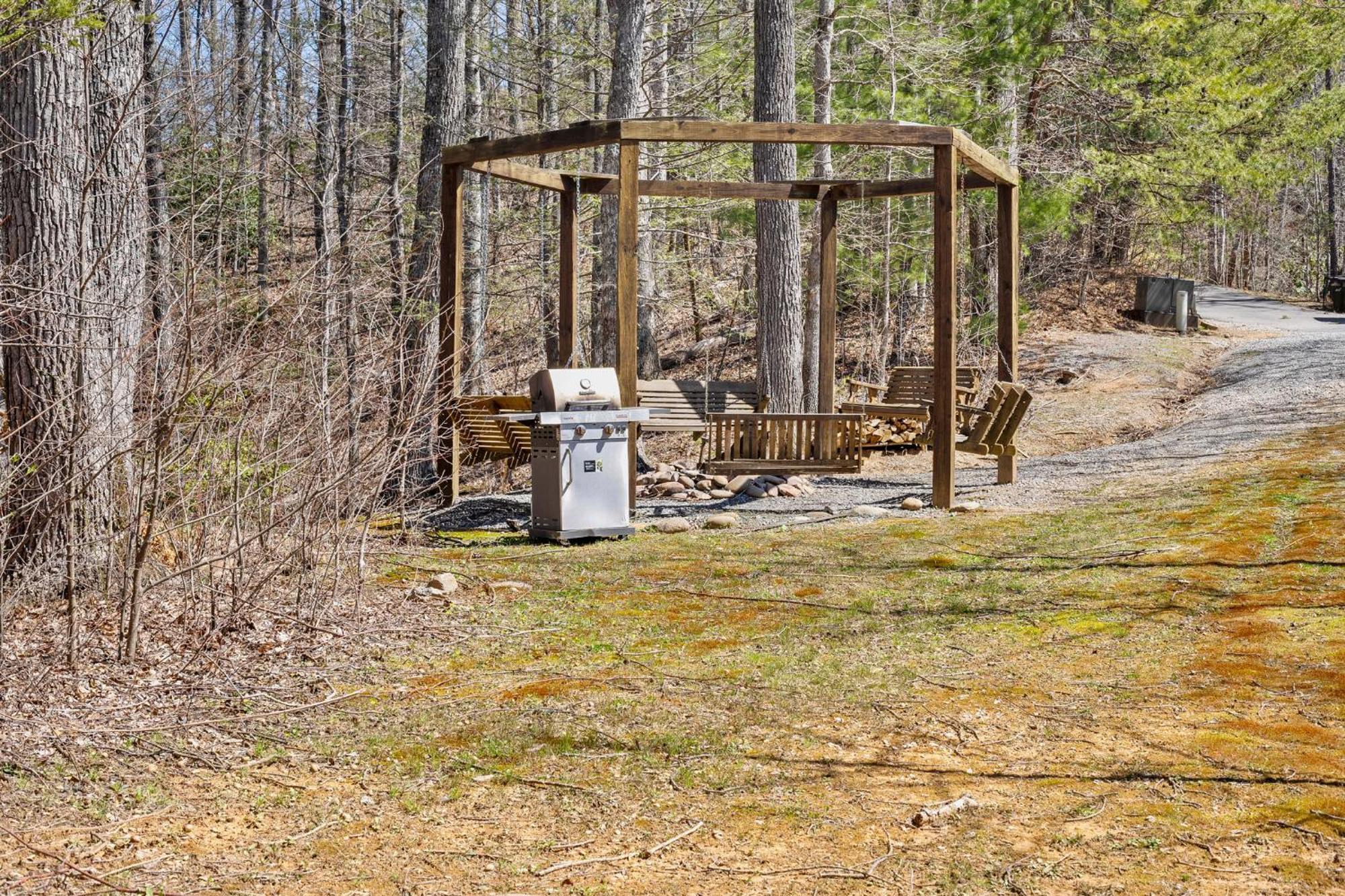 Stairway To Heaven Cabin By Staycating Gatlinburg Exterior photo